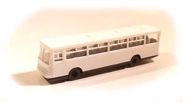 MKModelle 00103: Ikarus buss valge