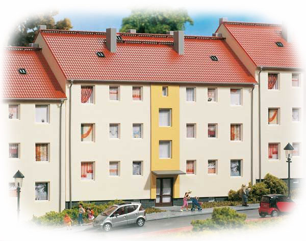 Auhagen 11402: Multi-family house