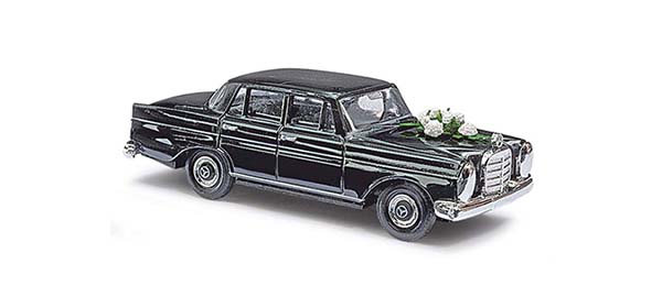 Busch 40416: Mercedes 220 Свадебный