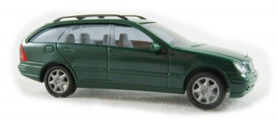 Busch 89137: Mercedes-Benz C-Class T-Modell green