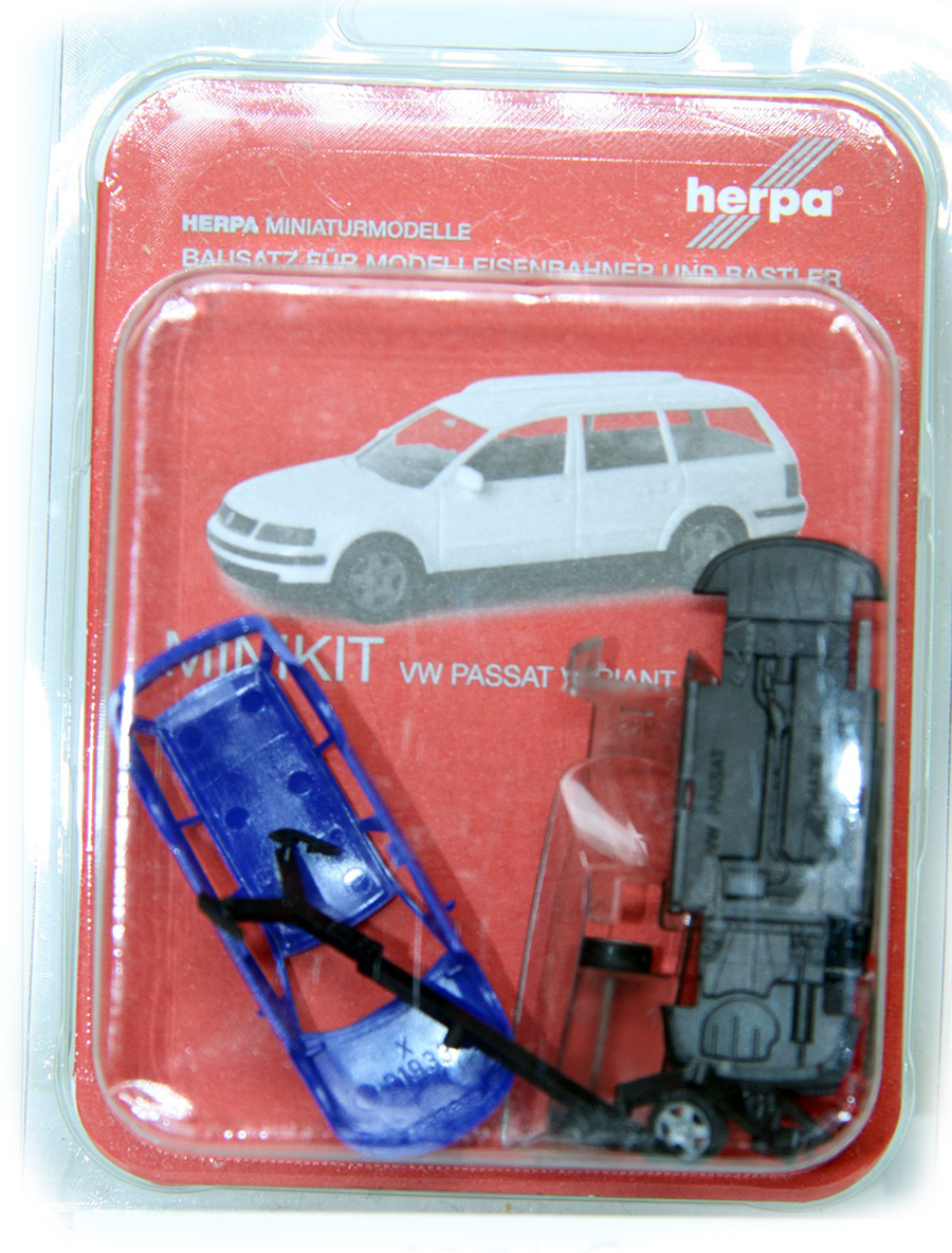 Herpa 012249-006: VW Passat Variant tumesinine