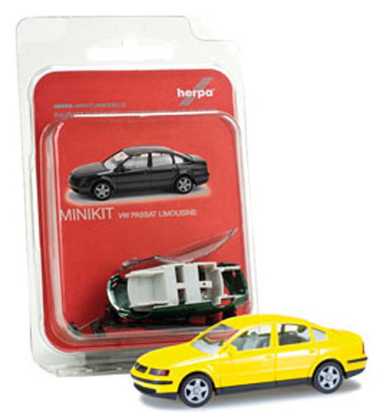 Herpa 12430-2: VW Passat Limousine желтый