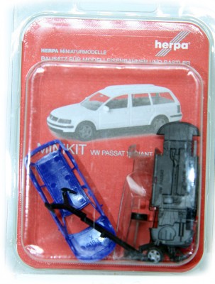 Herpa 012249-006: VW Passat Variant темно-синий