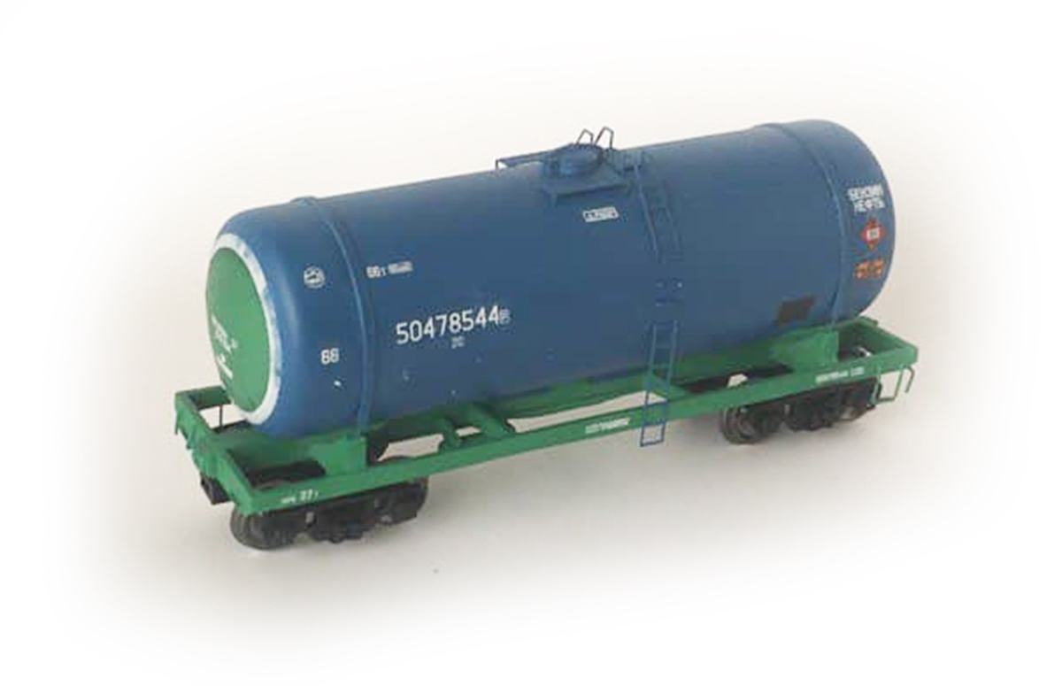 Modela 87090-22: Tank car 15-9735 'Benzin'