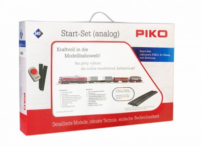 Piko 97935: Starter set Freight train, BR 130 Diesel