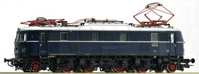 Roco 73563: Электровоз E18 35