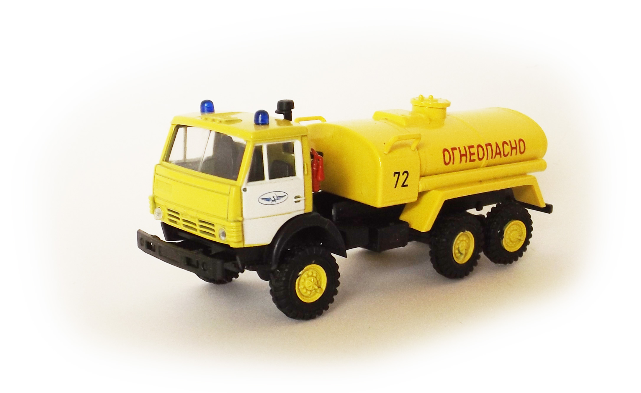 UkrAuto 300124: Kamaz 5320 tanktruck Aeroflot